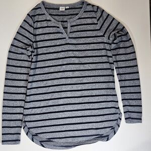 Gap Lightweight Sweater Women's XS Grey Blue Striped Fall Classic Comfort‎ Top